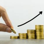 依劳动合同工作的劳工的最低薪资标准